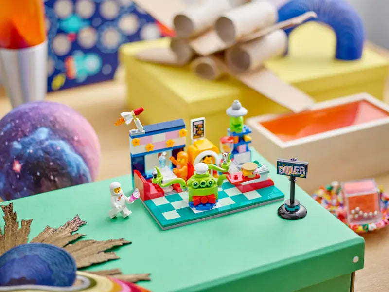 LEGO® Classic Space Alien-Diner - 40687